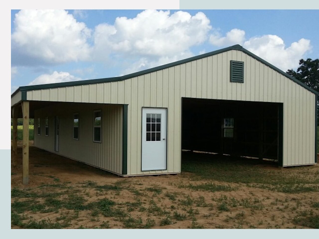 Строительство конюшен в Усинске