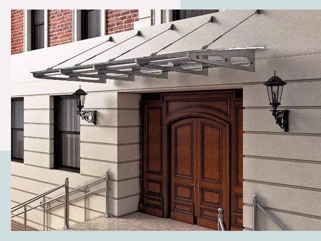 Металлические козырьки от 614 руб. в Усинске